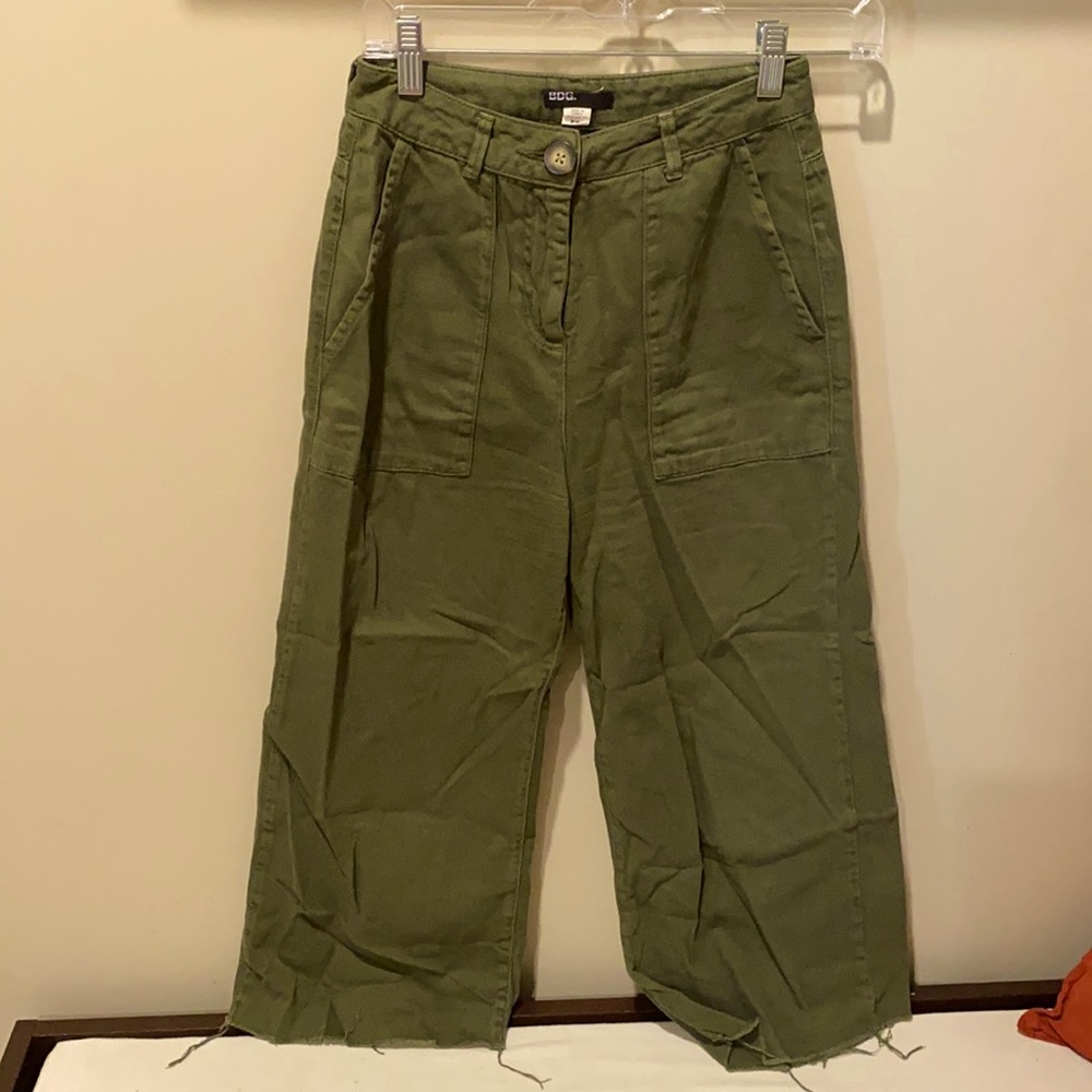 Army green, flare crop, pants
